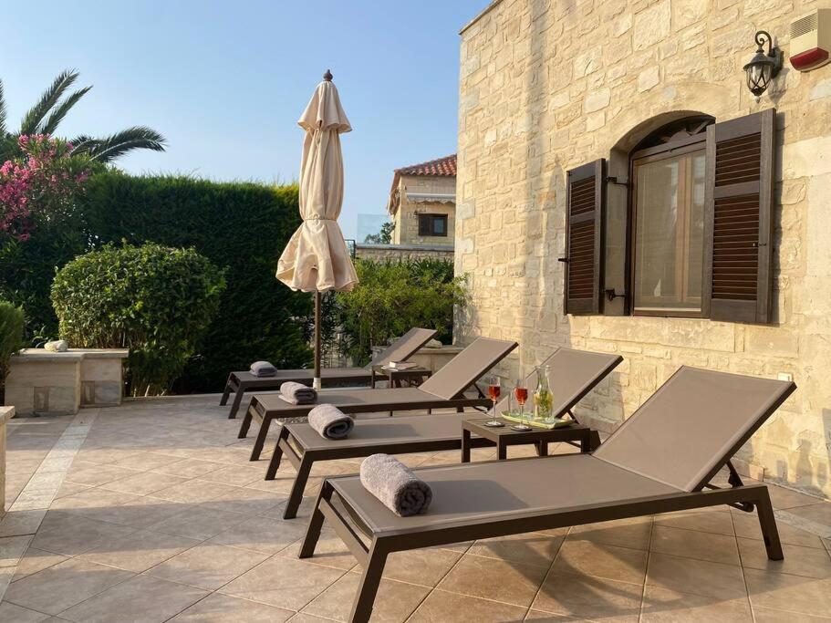 Prinés Villa Lia-Clara, Villa Mit Privatem Pool מראה חיצוני תמונה